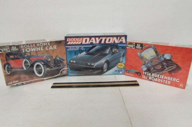 3 VINTAGE PLASTIC CAR MODEL KITS ALL ARE IN ORIGINAL: ALL ARE IN ORIGINAL PACKAGING, ROLLS ROYCE TOWN CAR, DODGE DAYTONA, 1936 DUESENBERG SSJ ROADSTER