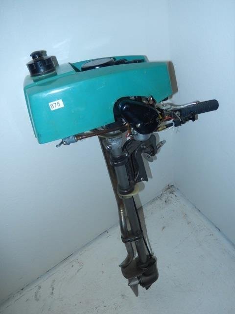 CRUISE N CARRY OUTBOARD MOTOR MODEL 6600, OUTBOARD: MODEL 6600, OUTBOARD MOTOR BOAT ENIGINE, NO STAND INCLUDED
