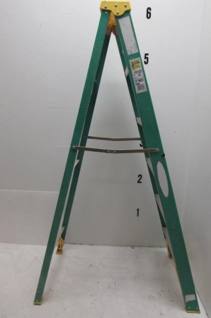 WERNER FIBERGLASS 6 FT LADDER: WERNER FIBERGLASS 6 FT LADDER