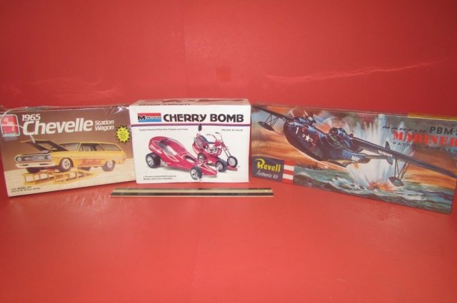 3 VINTAGE PLASTIC CAR MODEL KITS CHERRY BOMB, 1965: CHERRY BOMB, 1965 CHEVELLE STATION WAGON, & MARTIN PBM-5 MARINER PATROL BOMMBER