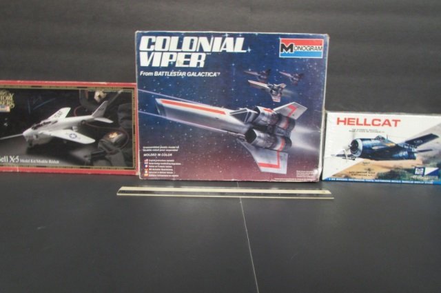 AIRCRAFT MODEL KITS (3) MODEL PRODUCTS HELL CAT STILL: MODEL PRODUCTS HELL CAT STILL IN PLASTIC, 1982 BELL X-5 HAS BEEN OPENED, 1978 COLONIAL VIPER HAS ALSO BEEN OPENED