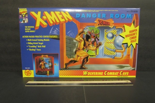 X-MEN WOLVERINE COMBAT CAVE ORIGINAL PACKAGING HAS BEEN: ORIGINAL PACKAGING HAS BEEN OPENED, FIGURES NOT INCLUDED