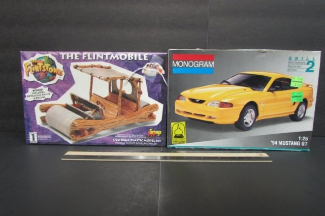 2 PLASTIC MODEL KITS THE FLINSTONES FLINTMOBILE, & 94: THE FLINSTONES FLINTMOBILE, & 94 MUSTANG GT