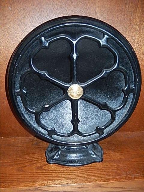 ATWATER KENT FAN-SHAPED SPEAKER: ATWATER KENT FAN-SHAPED SPEAKER