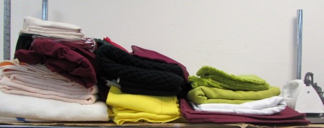 KITCHEN AND BATH LINENS ASSORTED BATH TOWELS PLACE MATS: ASSORTED BATH TOWELS PLACE MATS TABLE CLOTH CURTAINS, BATHROOM SCALE AND IRON