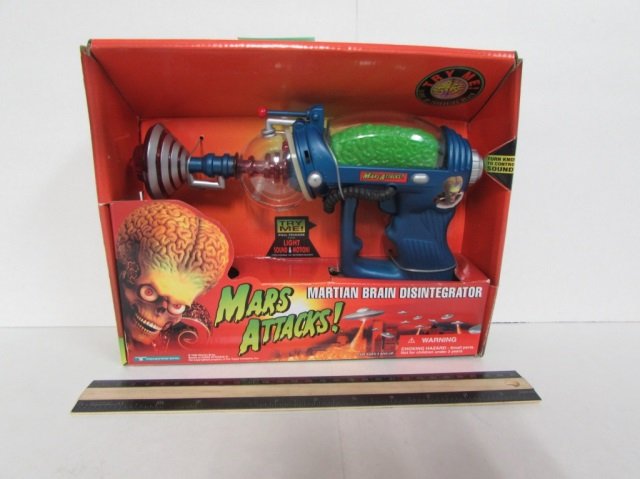 MARS ATTACKS MARTIAN BRIAN DISINTEGRATOR ORIGINAL: ORIGINAL PACKAGING