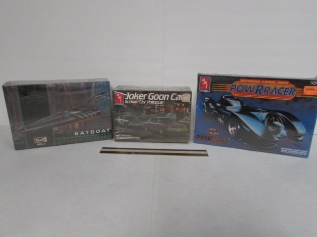BATMAN PLASTIC MODEL KITS (3) ALL ARE IN ORIGINAL: ALL ARE IN ORIGINAL PACKGING, JOKER GOON CAR GOTHAM CITY POLICE CAR, MOTORIZED 4-WHEEL DRIV BATMOBILE, & BATMAN FOREVER BATBOAT