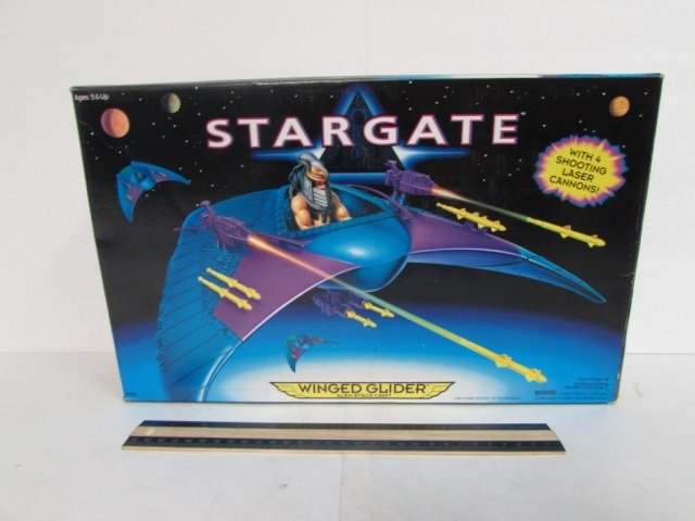 1994 STARGATE WINGED GLIDER ALIEN ATTACK CRAFT ORIGINAL: ORIGINAL PACKAGING, FIGURES NOT INCLUDED