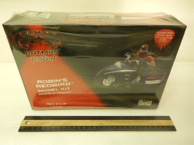BATMAN & ROBIN MODEL KIT NEW IN UNOPENED ORIGINAL: NEW IN UNOPENED ORIGINAL PACKAGING, ROBINS REDBIRD