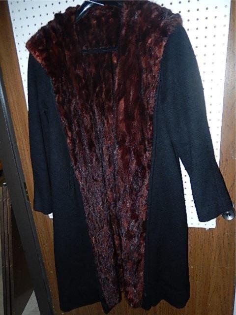 MAHOGANY MINK LINED COAT HOODED MINK LINED BLACK WOOL: HOODED MINK LINED BLACK WOOL COAT, C1940'S, SIZE MEDIUM, MID CALF LENGTH, VERY GOOD CONDITION, NO LABELS
