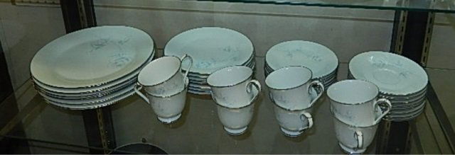 NORITAKE CHINA SET PATTERN NAME IS VIRTUE, FOUR PIECE: PATTERN NAME IS VIRTUE, FOUR PIECE PLACE SETTING FOR 12. DINNER PLATES, SALAD PLATES, B&B PLATES, CUPS AND SAUCERS. SOME CHIPS.