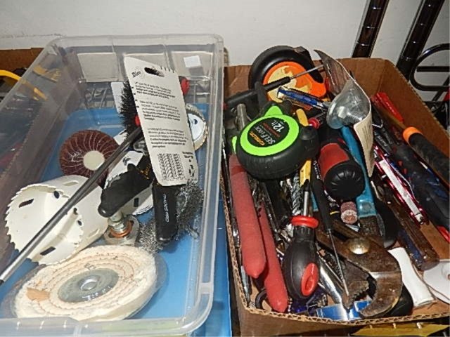 ASSORTED TOOLS AND SANDING PIECES MEASURING TAPE, HUSKY: MEASURING TAPE, HUSKY TOOLS, SCREWDRIVERS, DRILL BITS, BOX CUTTERS, AND VARIOUS SANDING ACCESSORIES