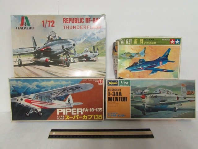 4 VINTAGE PLASTIC AIRCRAFT MODEL KITS T-34A MENTOR,: T-34A MENTOR, FIAT G.91, PIPER PA-18-135, & REPUBLIC RF-84F