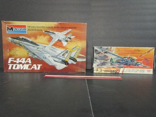 2 VINTAGE PLASTIC AIRCRAFT MODEL KITS HEINKEL HE III: HEINKEL HE III H-20 & F-14A TOMCAT