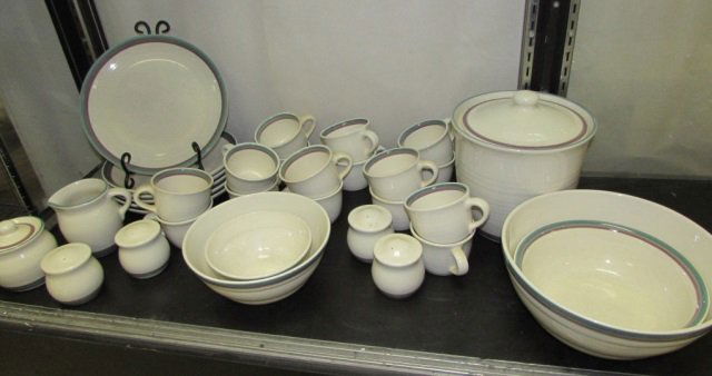 VINTAGE PFALTZGRAFF AMERICAN DINNERWARE SET (33): INCLUDES COVERED CROCK, LARGE MIXING BOWL, 2 MEDIUM MIXING BOWLS, 1 CEREAL BOWL, 6 DINNER PLATES, 2 SETS OF SALT & PEPPER SHAKERS, COVERED SUGAR JAR, CREAM PITCHER AND 16 CUPS GOOD CONDITION