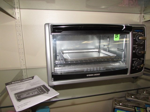 BLACK & DECKER TOASTER OVEN: USED, BUT LOOKS NEW WITH INSTRUCTION MANUAL