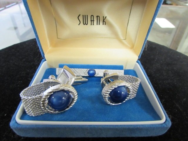 SWANK TIE CLIP & CUFF LINKS: PLUS ONE MISCELLANEOUS CUFF LINK, SILVER-TONED WITH BLUE STONES