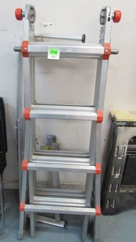 LITTLE GIANT EXTENDABLE LADDER WITH ATTACHMENTS: LITTLE GIANT EXTENDABLE LADDER WITH ATTACHMENTS