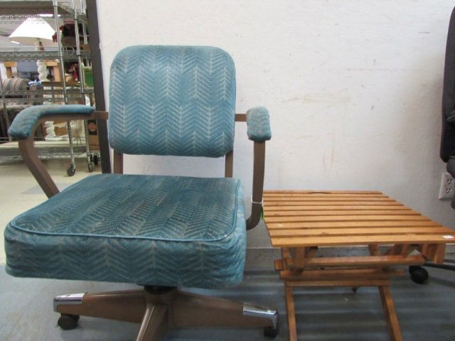 VINTAGE ROLLING CHAIR & SMALL WOOD FOLDING TABLE: CHAIR SHOWS FADING