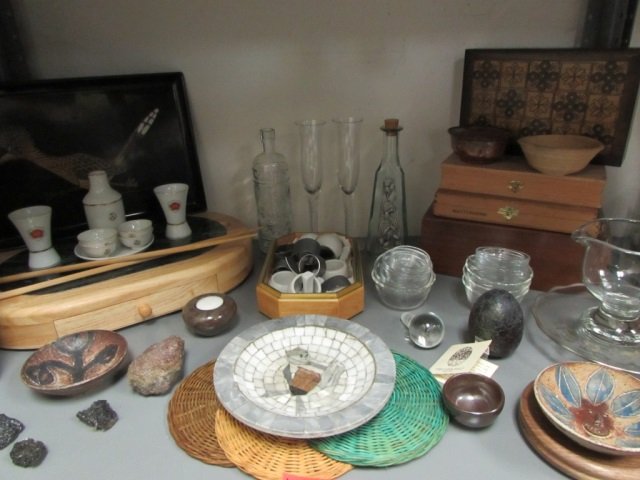 CERAMIC SAKE SET, WOOD&MARBLE CUTTING BOARD SET: ALSO INCLUDES FOUR WOODEN BOXES, BRASS JERUSALEM ISRAEL BOOK-ENDS, CLAY BOWLS, HAWAIIN CLAY LAVA EGG, STEEL& CERAMIC NAPKIN RINGS, ROADRUNNER BIRD DISPLAY PLATTER, PLUS OTHER MISCELLANEOUS ITEMS