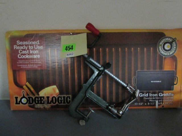 LODGE LOGIC GRID IRON GRIDDLE & APPLE CORER: IN ORIGINAL BOX, 17.5" BY 9.5", WHITE MOUNTAIN FREEZE INC APPLE CORE CAN BE TABLE MOUNTED