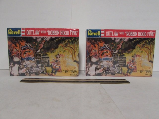 REVELL PLASTIC MODEL KITS (2): REVELL PLASTIC MODEL KITS (2) BOTH ARE IN ORIGINAL PACKAGING, MOTHER'S WORRY, & OUTLAW WITH "ROBBIN HOOD FINK", SKILL 2
