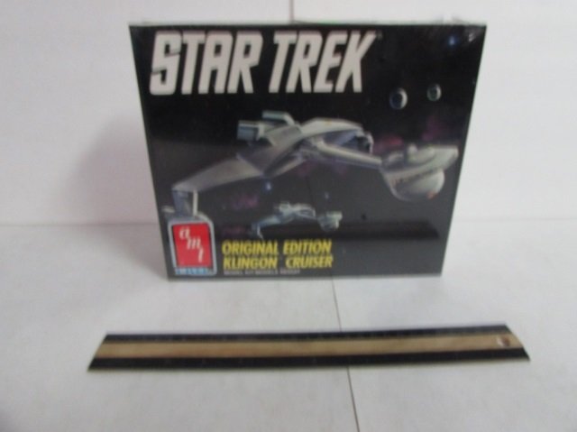 STAR TREK KLINGON CRUISER MODEL KIT: STAR TREK KLINGON CRUISER MODEL KIT ORIGINAL PACKAGING