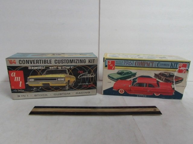 2 VINTAGE PLASTIC CAR MODEL KITS: 2 VINTAGE PLASTIC CAR MODEL KITS 1961 COMPACT CAR CUSTOMIZING MODEL KITS & 64 CONVERTIBLE CUSTOMIZING KITS