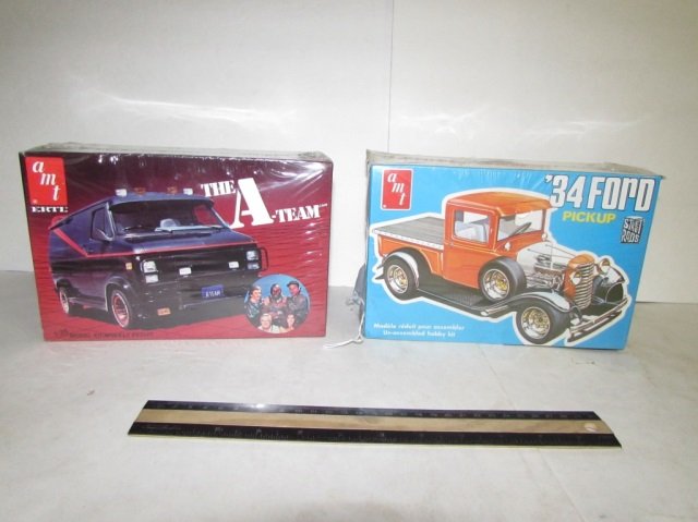 2 VINTAGE PLASTIC CAR MODEL KITS: 2 VINTAGE PLASTIC CAR MODEL KITS BOTH ARE IN ORIGINAL PLASTIC, 34 FORD PICKUP, & THE A-TEAM VAN