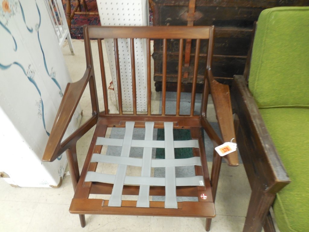 VINTAGE WOODEN ADIRONDACK CHAIR: VINTAGE WOODEN ADIRONDACK CHAIR NO CUSHION, 29.5" WIDE BY 27" TALL