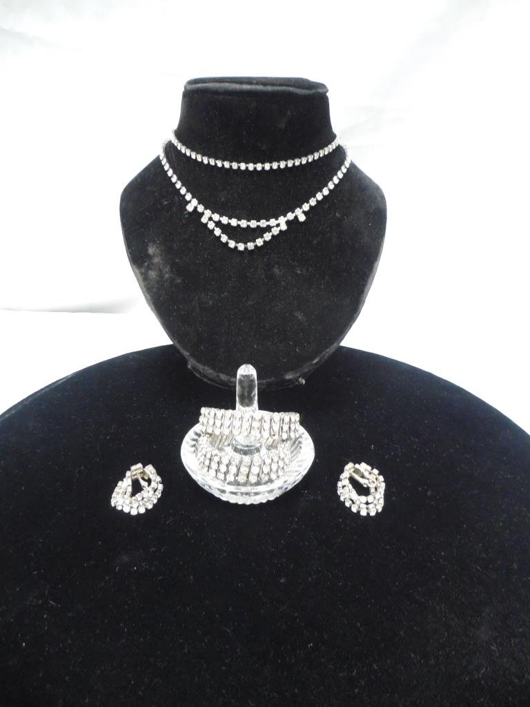 VINTAGE SILVER-TONE RHINESTONE JEWELRY SET (6): VINTAGE SILVER-TONE RHINESTONE JEWELRY SET (6) INCLUDES CRYSTAL RING HOLDER, NECKLACE, ANKLET, CLIP-ON EARRINGS, TWO BRACELETS