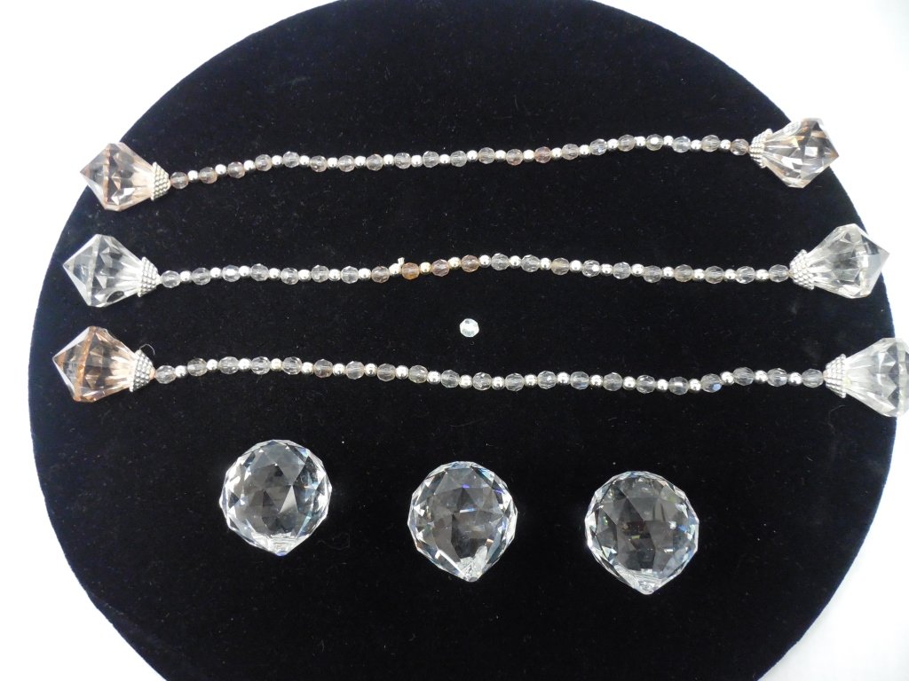 CRYSTAL SET (6): CRYSTAL SET (6) THREE CUT CRYSTAL BALLS (2" TALL BY 1.5" WIDE), THREE PLASTIC BEADED CRYSTAL TASSLES