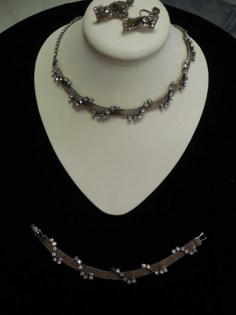 RHINESTONE JEWELRY SET: RHINESTONE JEWELRY SET SILVER TONE MESH AND RHINESTONE NECKLACE, BRACELET AND SCREWBACK EARRING SET.