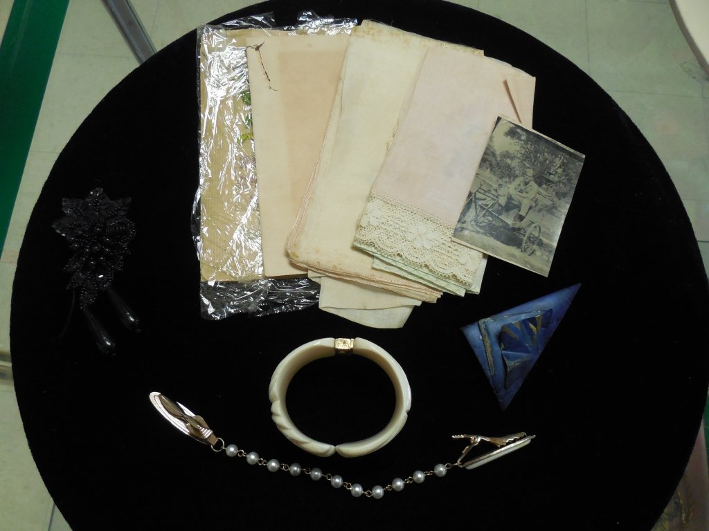 VINTAGE HANKIES AND JEWELRY: VINTAGE HANKIES AND JEWELRY 1918 CHRISTMAS CARD, VINTAGE HANKIES, SWEATER GUARD, CUFF BRACELET AND MORE