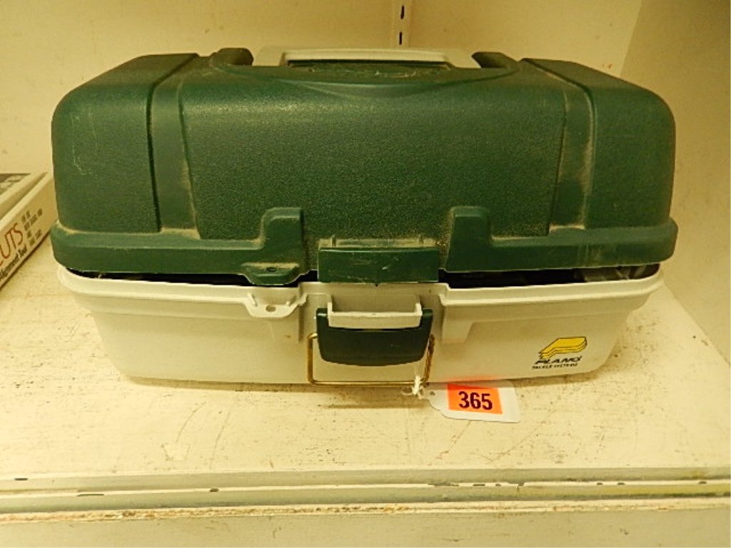 TACKLE BOX & ACCESSORIES: TACKLE BOX & ACCESSORIES INCLUDES FISHING REELS, REGAL Z 4000C MODEL, PLUS EXTRA PARTS, BUCK KNIFE & SHEATH, FISHING LURES & MORE