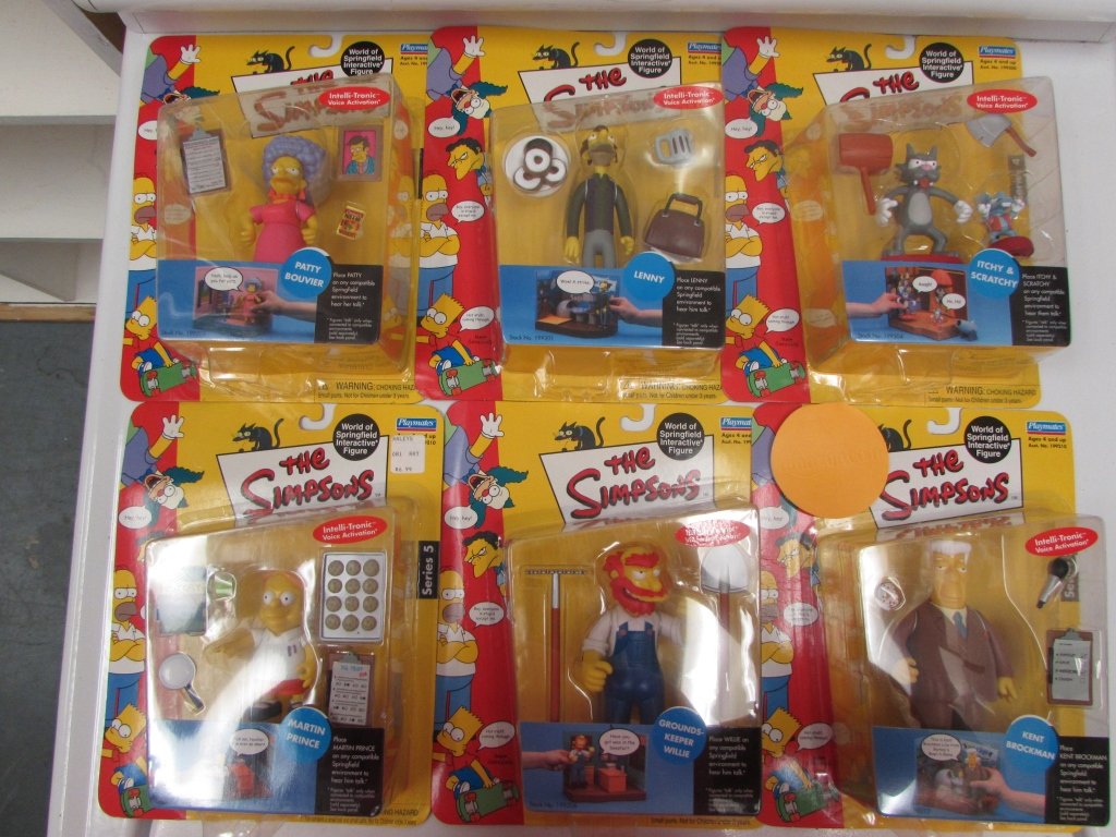 SIMPSONS COLLECTIBLE TOYS (6): SIMPSONS COLLECTIBLE TOYS (6) IN ORIGINAL PACKAGING, INCLUDES ITCHY & SCRATCHY, LENNY, PATTY BOUVIER, GROUNDSKEEPER WILLIE, KENT BROCKMAN & MARTIN PRINCE