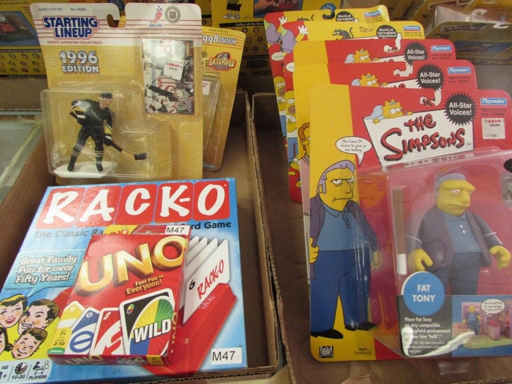 SIMPSONS COLLECTIBLE TOYS & STARTING LINEUP: SIMPSONS COLLECTIBLE TOYS & STARTING LINEUP IN ORIGINAL PACKAGING, INCLUDES FAT TONY, TROY MCCLURE, HERB POWELL, KAMP KRUSTY BART, HOMER SIMPSON (OPEN PACKAGE), STARTING LINEUP 1998 HOCKEY EDITION, ST