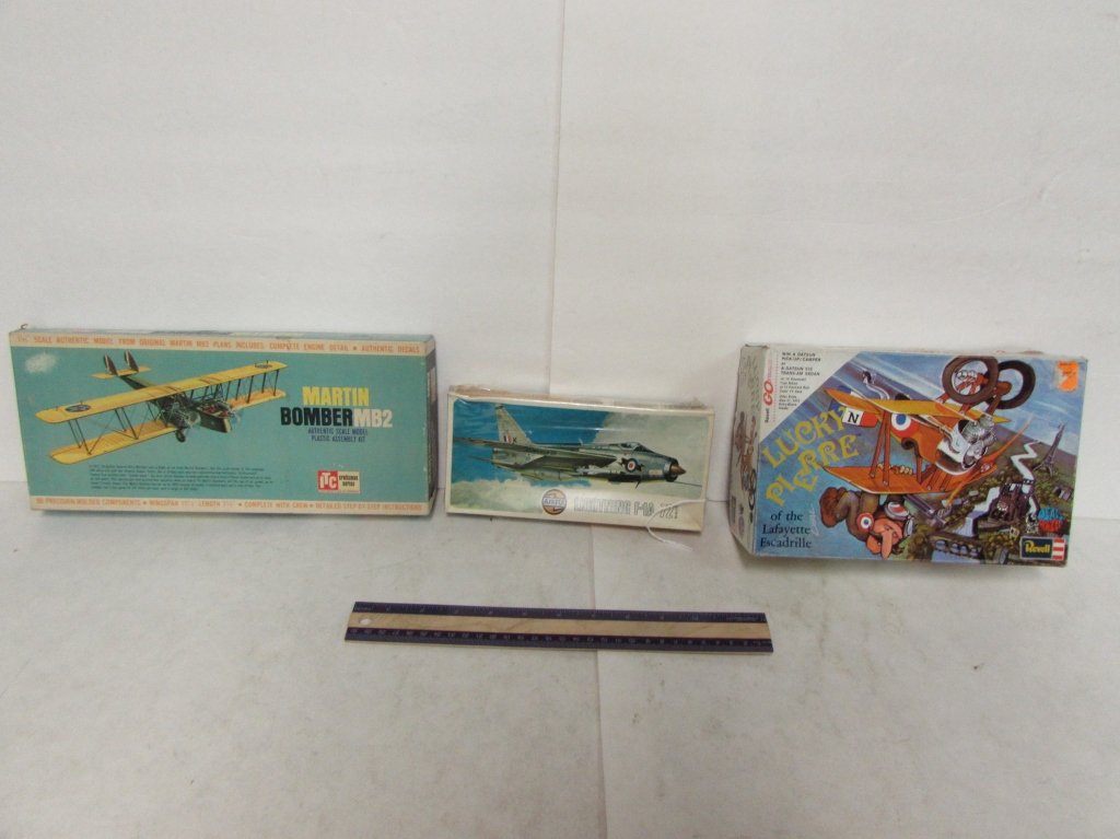 3 VINTAGE PLASTIC MODEL KITS: LIGHTNING F1A 72, MARTIN BOMBER MB2, & LUCKY PIERRE OF THE LAFAYETTE ESCADRILLE