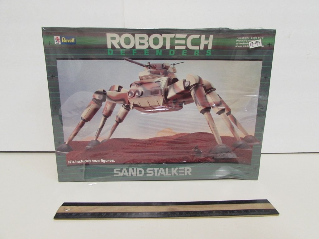 ROBOTECH SAND STALKER MODEL KIT: IN ORIGINAL PLASTIC