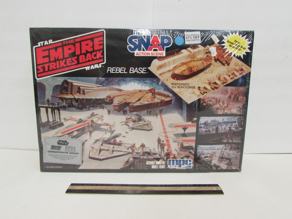 STAR WARS REBEL BASE SNAP TOGETHER MODEL KIT: IN ORIGINAL PACKAGING