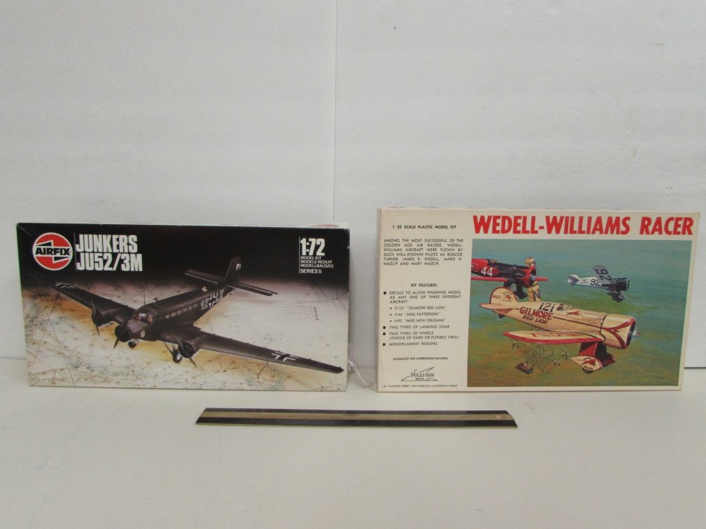 2 PLASTIC AIRCRAFT MODEL KITS: 1-72 JU52/3M & WEDELL-WILLIAMS RACER