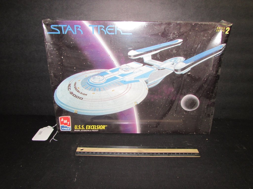 STAR TREK USS EXCELSIOR MODEL KIT: IN ORIGINAL PACKAGING