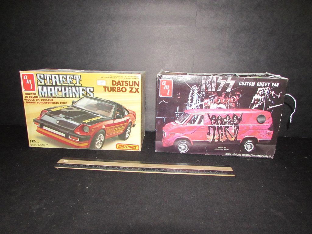 2 VINTAGE PLASTIC CAR MODEL KITS