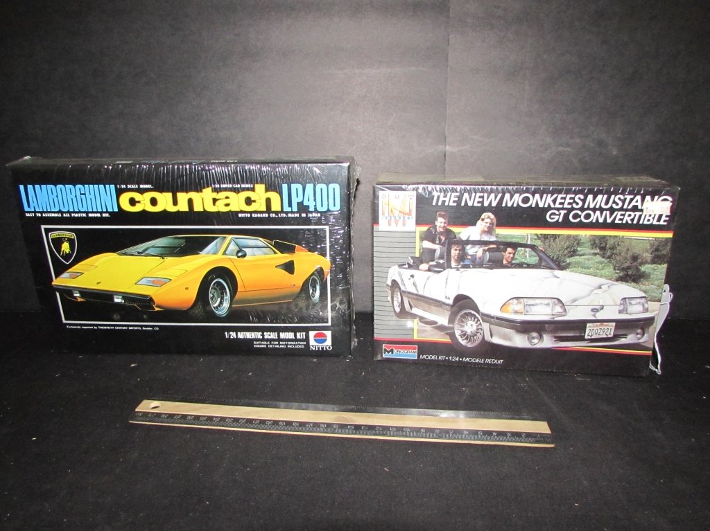 2 PLASTIC CAR MODEL KITS: THE NEW MONKEES MUSTANG GT CONVERTIBLE & LAMBORGHINI LP400 COUNTACH, BOTH ARE IN ORIGINAL PACKAGING