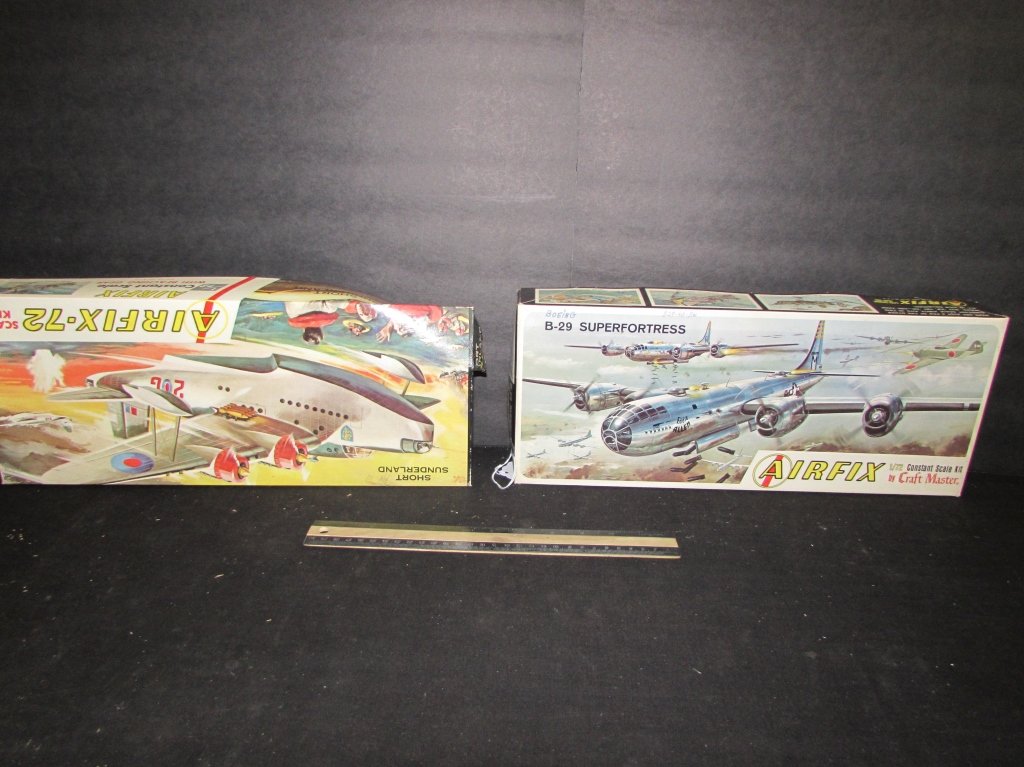 2 VINTAGE PLASTIC AIRCRAFT MODEL KITS: B-29 SUPERFORTRESS & SHORT SUNDERLAND