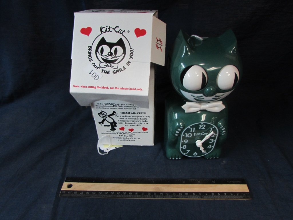 THE ORIGINAL KIT-CAT KLOCK: THE ORIGINAL KIT-CAT KLOCK The original KIT-CAT KLOCK, Original Box, great shape, measures 9" tall, Made in USA, with rolling eyes and wagging tale