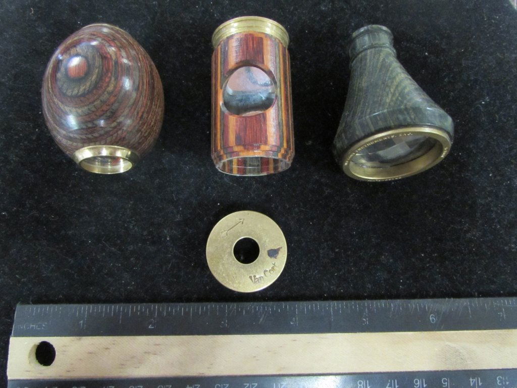 MINIATURE KALEIDOSCOPES: MINIATURE KALEIDOSCOPES TWO MINIATURE KALEIDOSCOPES AND ONE "CORNER" LOOKING GLASS