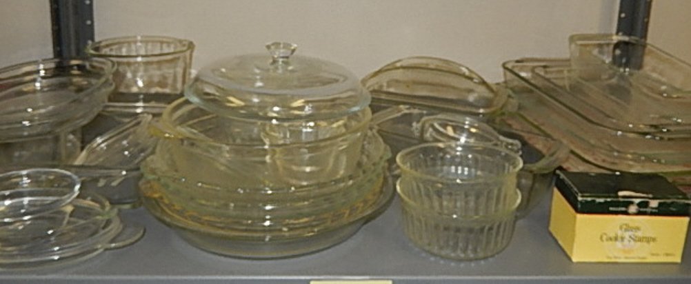 PYREX COLLECTION: PYREX COLLECTION CLEAR GLASS BOWLS WITH LIDS, PIE PLATES, BREAD PAN AND MORE