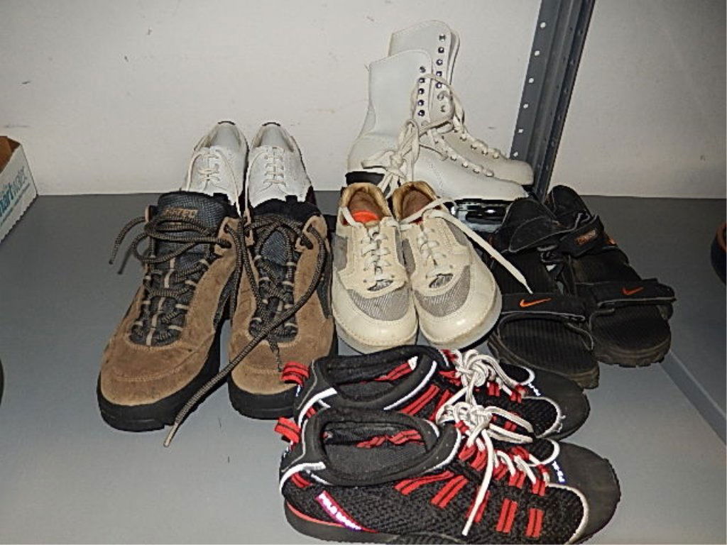 ASSORTED MENS SHOES SIZE 4 - 6: ASSORTED MENS SHOES SIZE 4 - 6 1 PAIR OF ICE SKATES (NO SIZE), PAIR OF GOLF SHOES, NIKE SANDALS, HIGH TECH BOOTS, POLO SPORT TENNIS SHOES, ROCK PORT VINTAGE SHOES