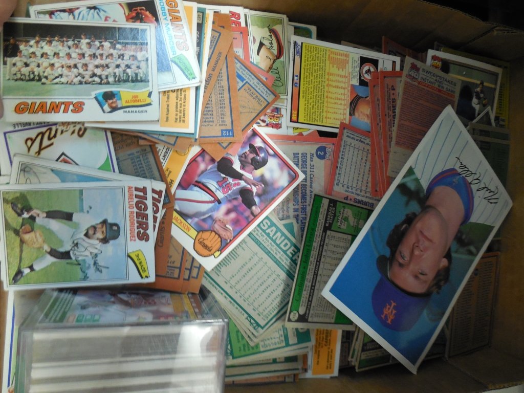 BASEBALL CARDS, MEMORABIIA, GLOVE AND BALL: BASEBALL CARDS, MEMORABIIA, GLOVE AND BALL BASEBALL CARDS, BASEBALL PLAYER METAL DISCS, RAWLINGS GLOVE AND SOFTBALL